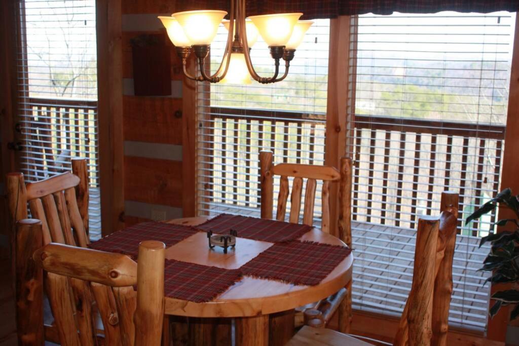 View! Private! Hot Tub,Pool Table,Fireplace,Relax! Sevierville Extérieur photo