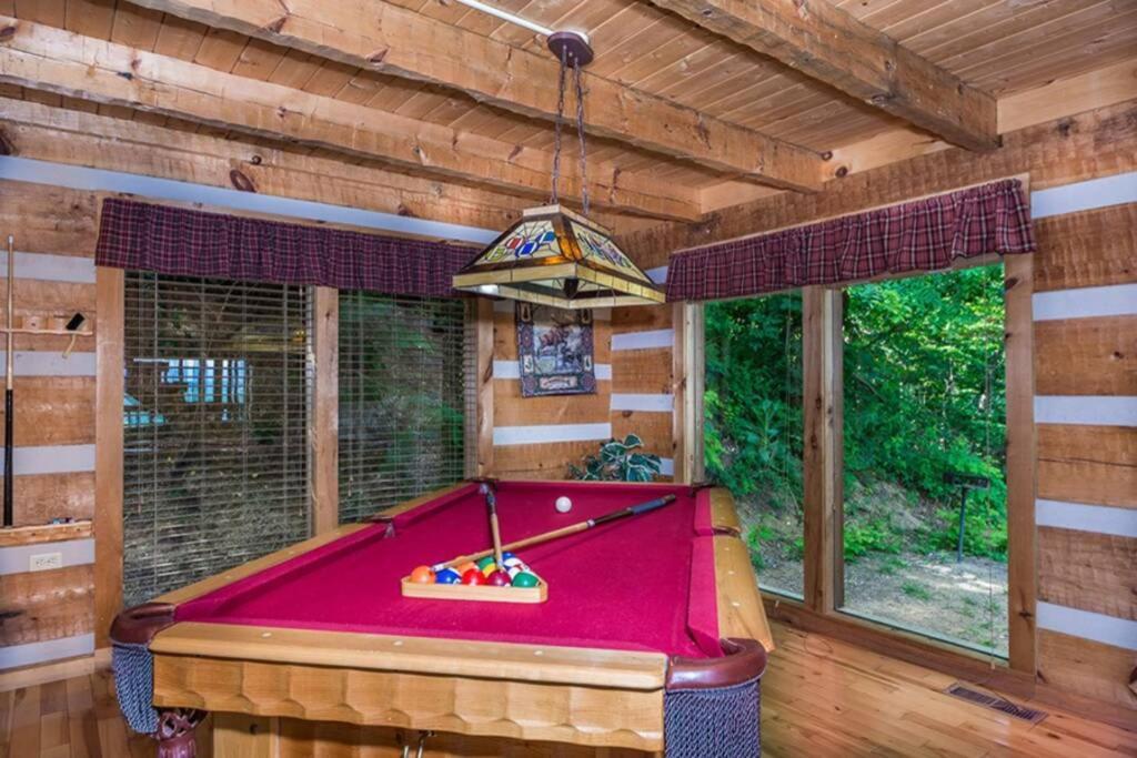View! Private! Hot Tub,Pool Table,Fireplace,Relax! Sevierville Extérieur photo