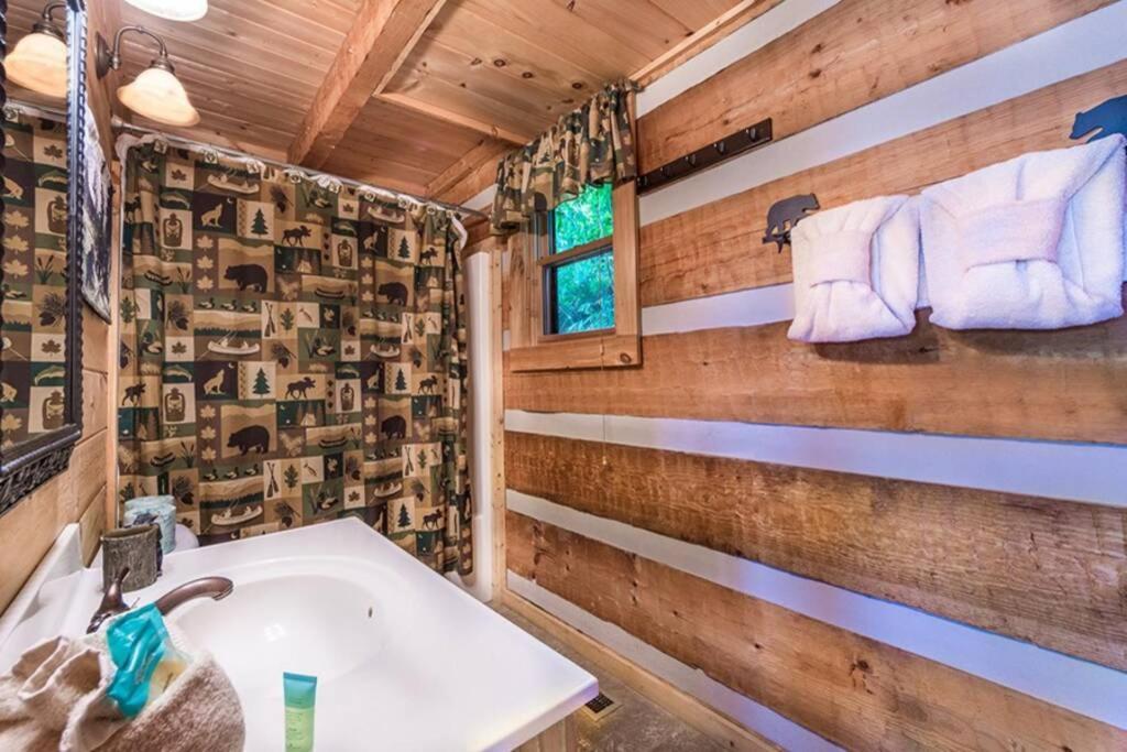 View! Private! Hot Tub,Pool Table,Fireplace,Relax! Sevierville Extérieur photo