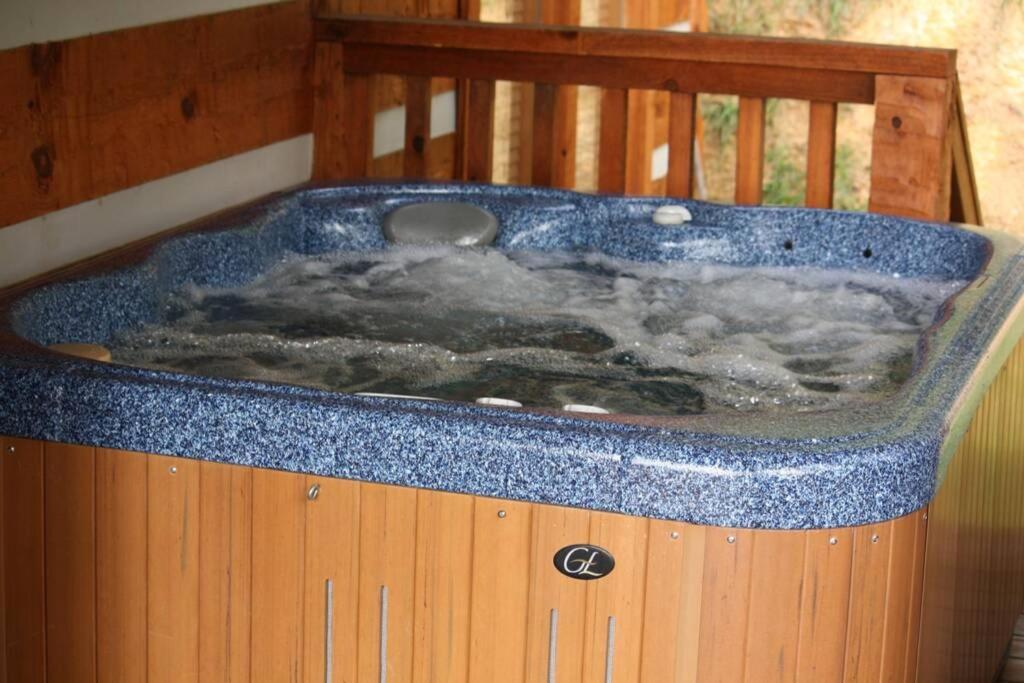 View! Private! Hot Tub,Pool Table,Fireplace,Relax! Sevierville Extérieur photo
